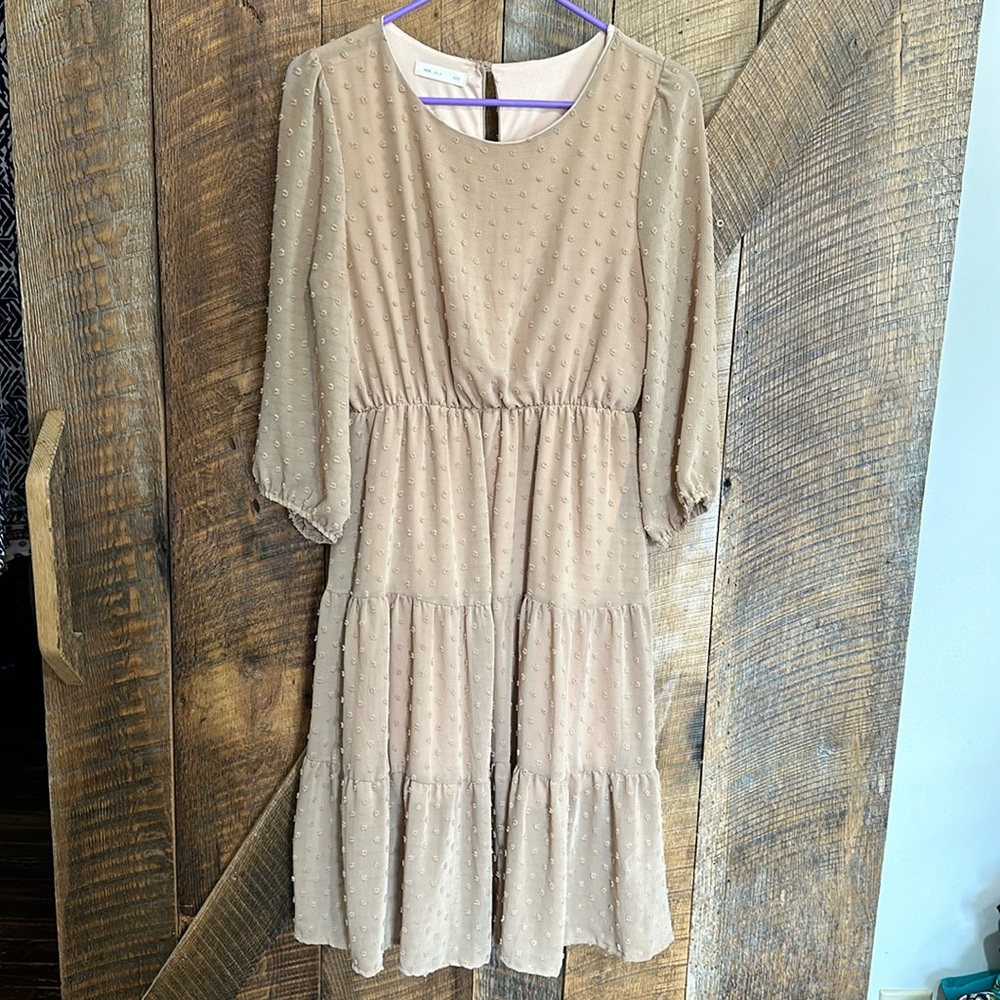 REB.in J. 220 Swiss dot dress tan size medium